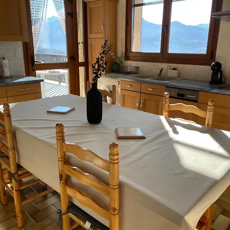 Appartement T3 Avec Vue Sur Le Lac Chorges Luaran gambar